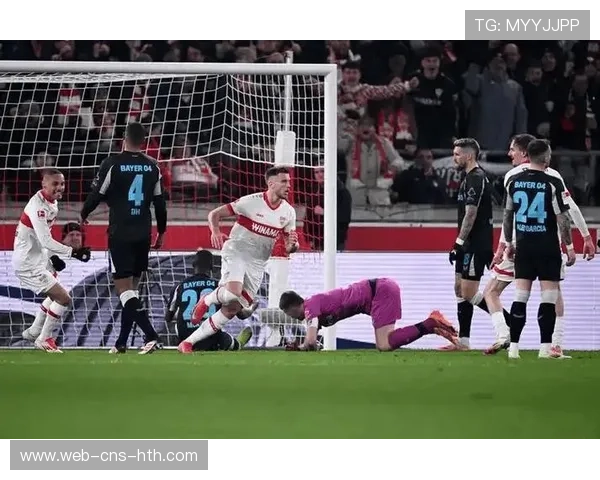 斯图加特米舍诺维奇第84分钟绝杀科隆,左路肋部传中战术精准执行 斯图加特米舍诺维奇第84分钟绝杀科隆,左路肋部传中战术精准执行